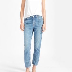 Everlane The Super Soft Straight Leg Jean in Medium Wash